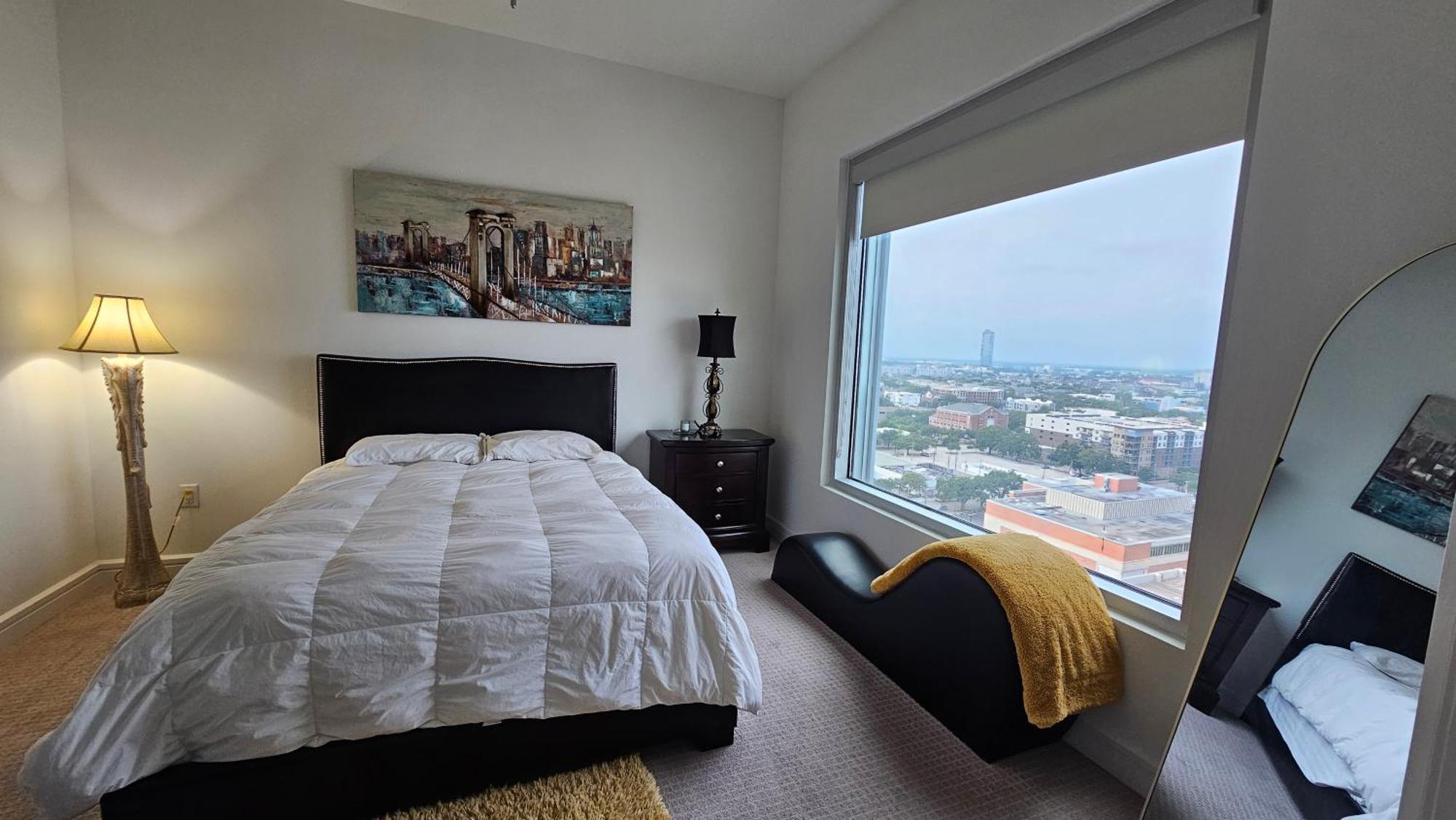 Luxury Highrise In Midtown - Skyline Views And Chic Decor Apartment ฮูสตัน ภายนอก รูปภาพ