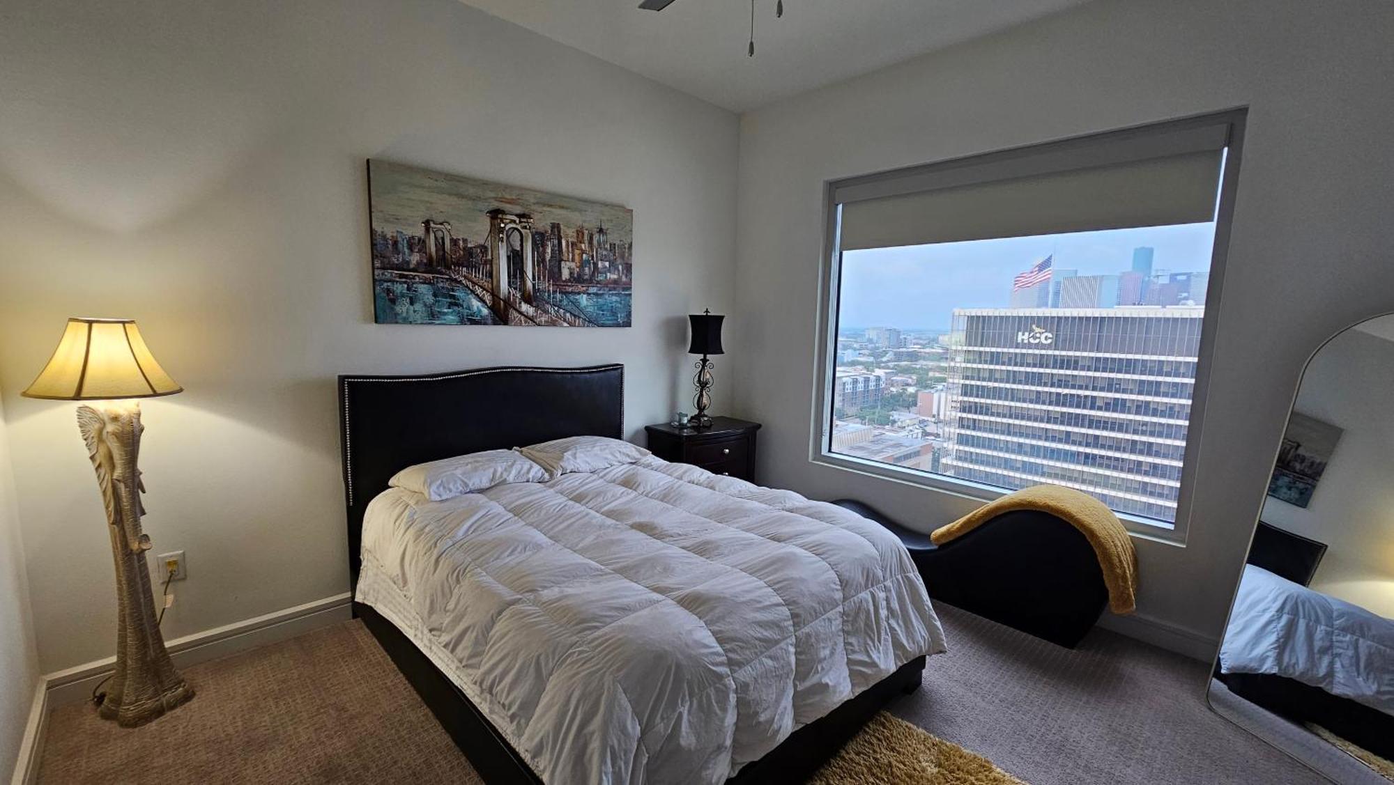 Luxury Highrise In Midtown - Skyline Views And Chic Decor Apartment ฮูสตัน ภายนอก รูปภาพ