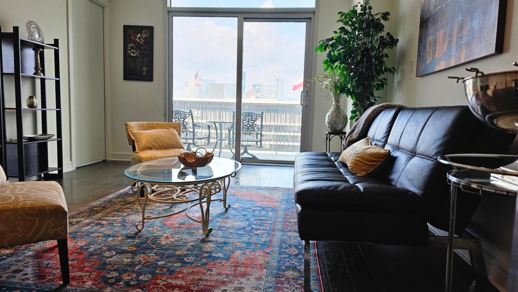 Luxury Highrise In Midtown - Skyline Views And Chic Decor Apartment ฮูสตัน ภายนอก รูปภาพ