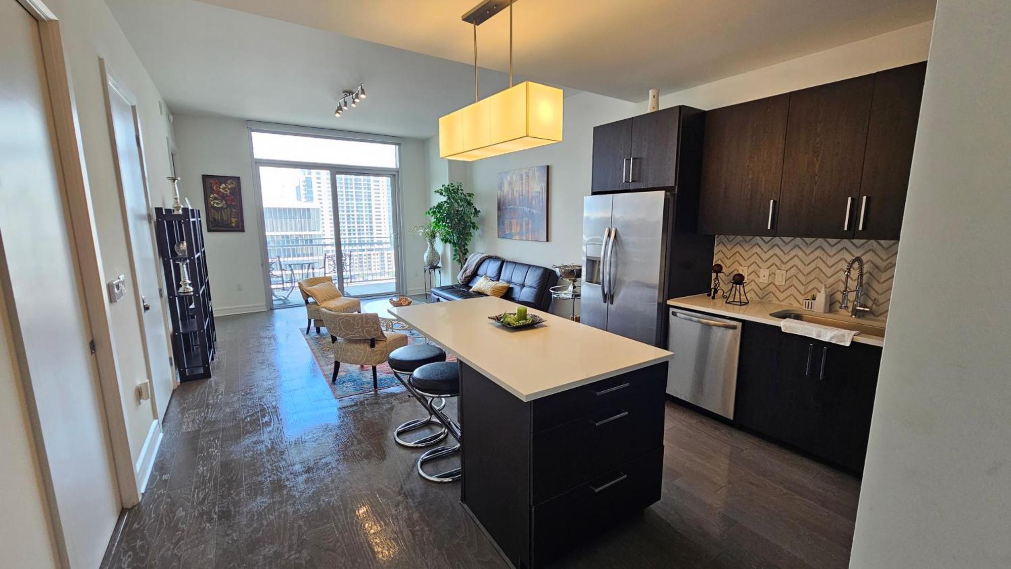 Luxury Highrise In Midtown - Skyline Views And Chic Decor Apartment ฮูสตัน ภายนอก รูปภาพ